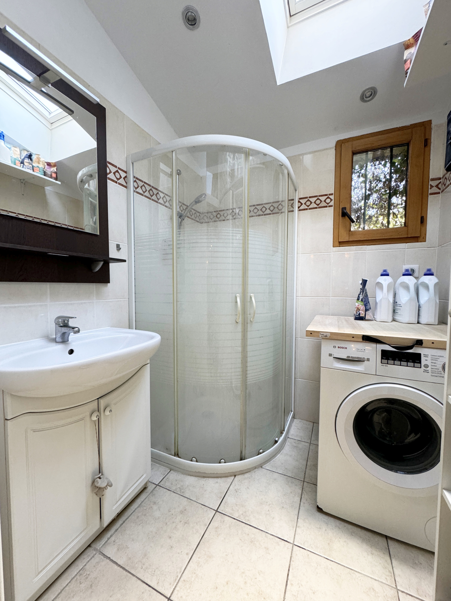 Salle d'eau rez-de-chaussée