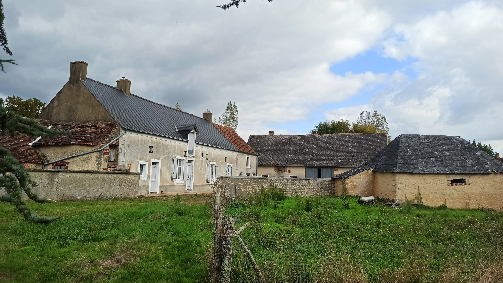 Vente Fermette avec grande dépendance sur un ha de terrain