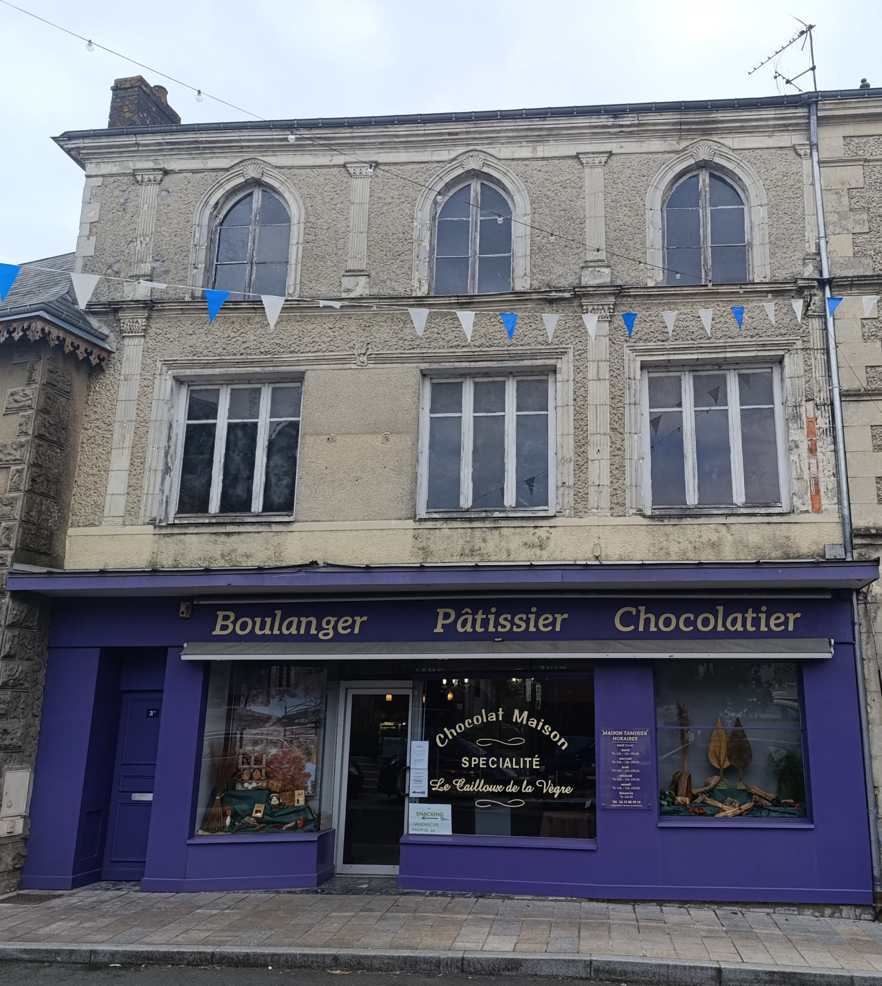 Immeuble commerce + logement à rénover et creer