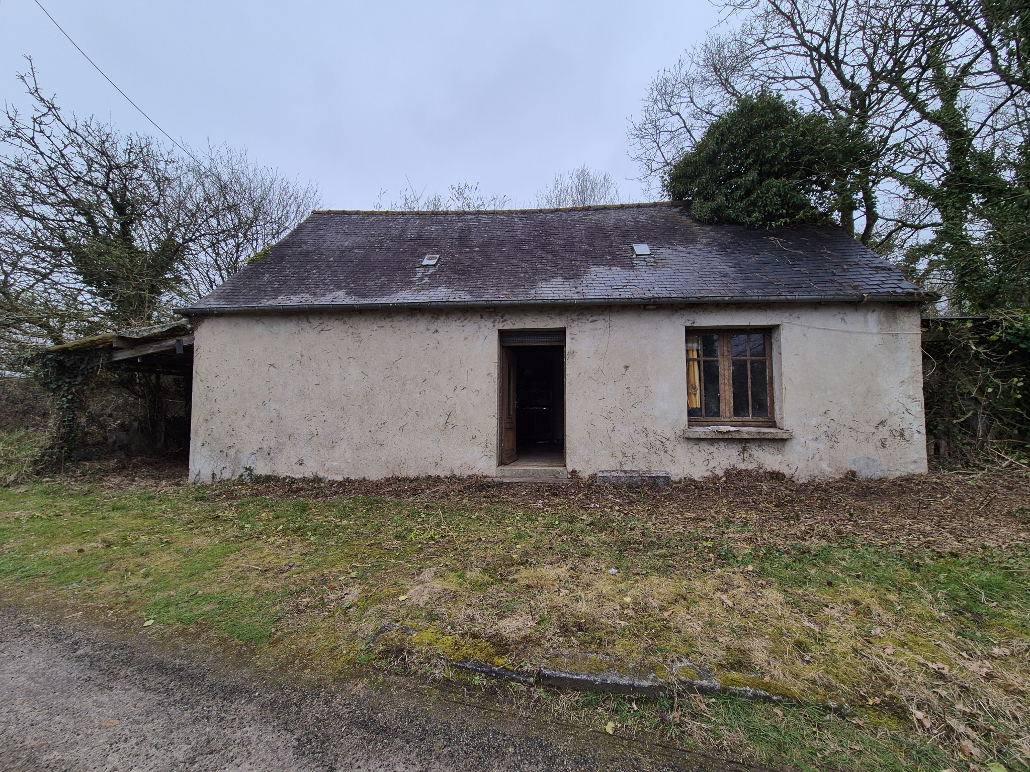 Maison de plein pied à rénover -- 45 m2 + grenier + garage 45
