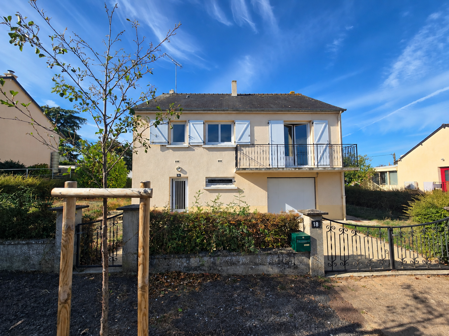 Pavillon 3 chambres avec terrain et grand garage