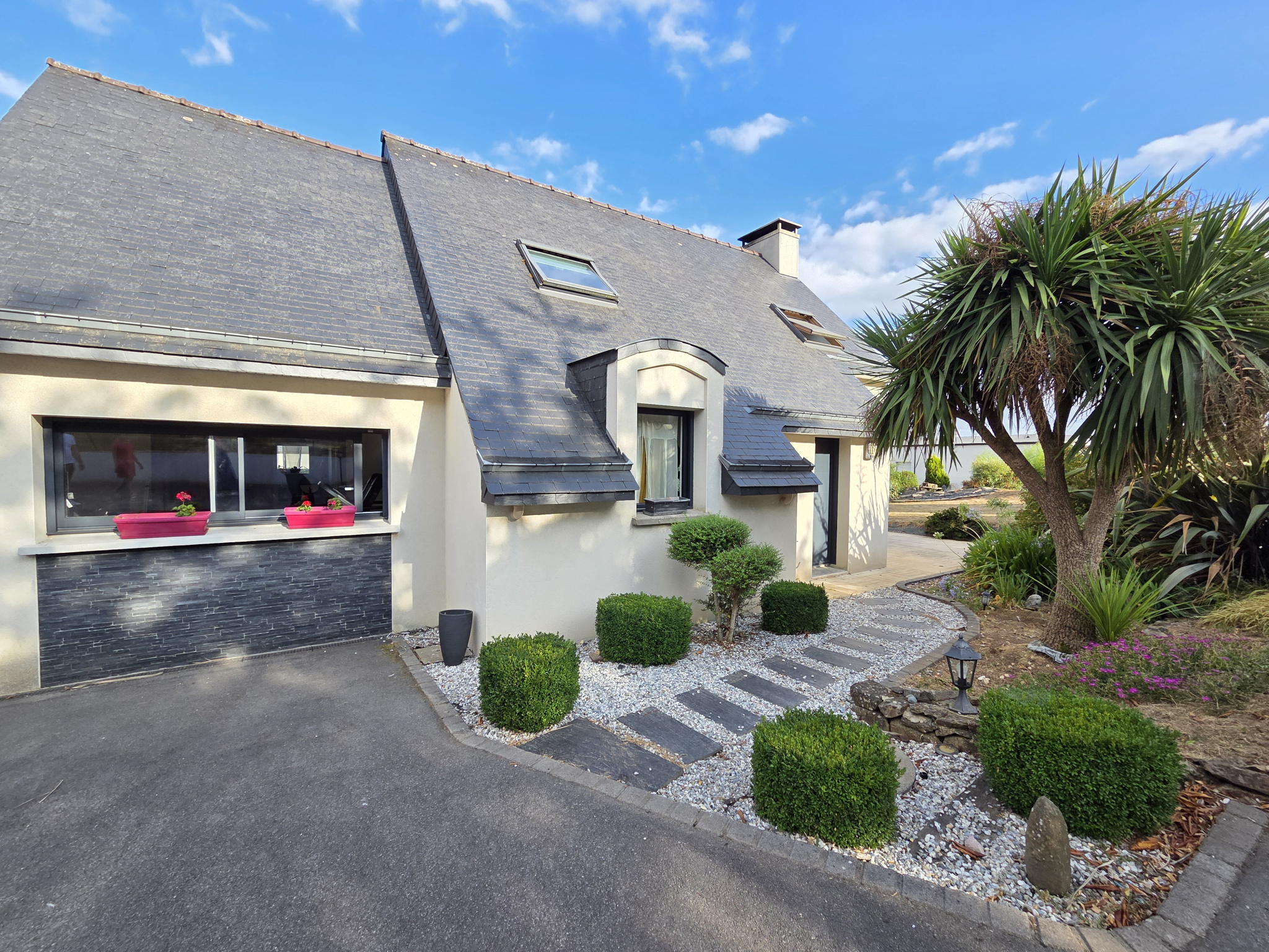 MAISON CONTEMPORAINE 4 CHAMBRES AVEC JARDIN A VENDRE SAINT