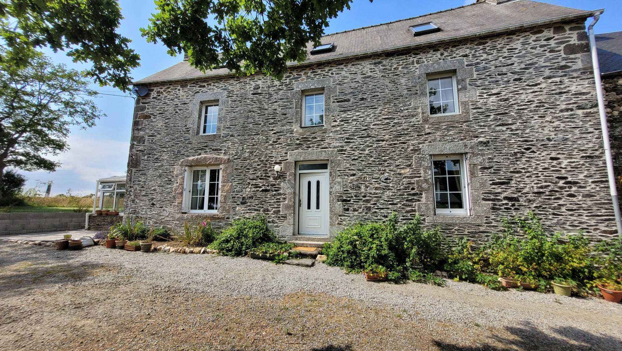 Charmante Maison Bretonne en Pierres avec Grand Terrain