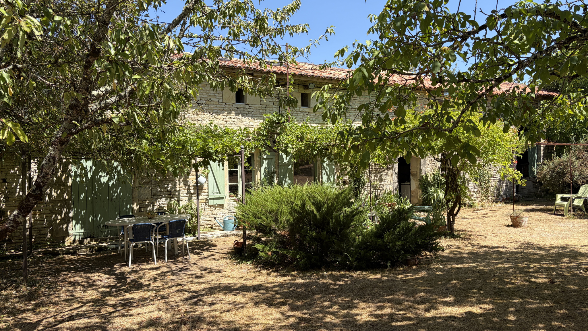 Ensemble immobilier de caractère composé de deux maisons en