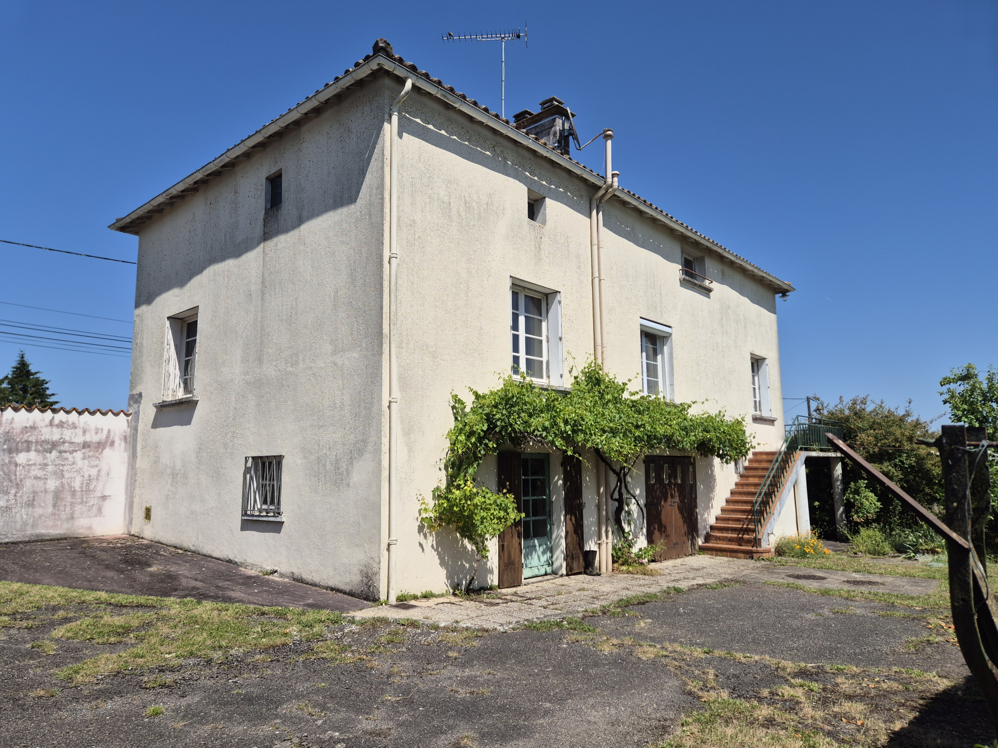 Maison à Courcôme à 5 min de la N10