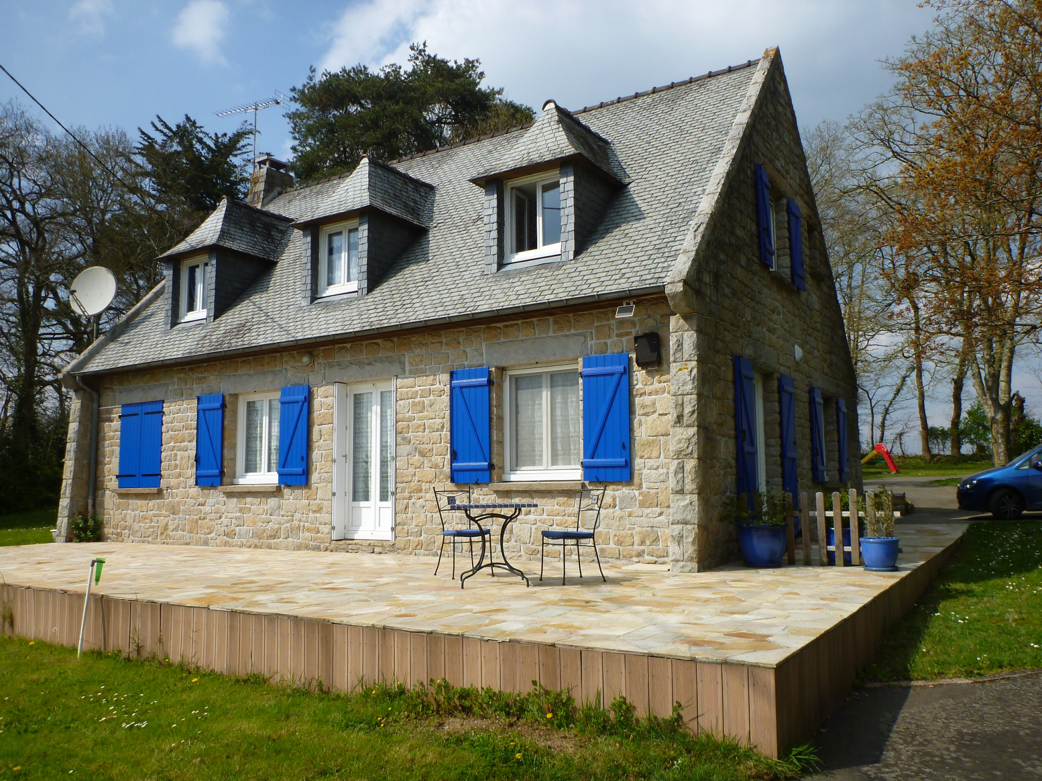 vente Maison en pierre 4 chambres sur grand terrain arboré