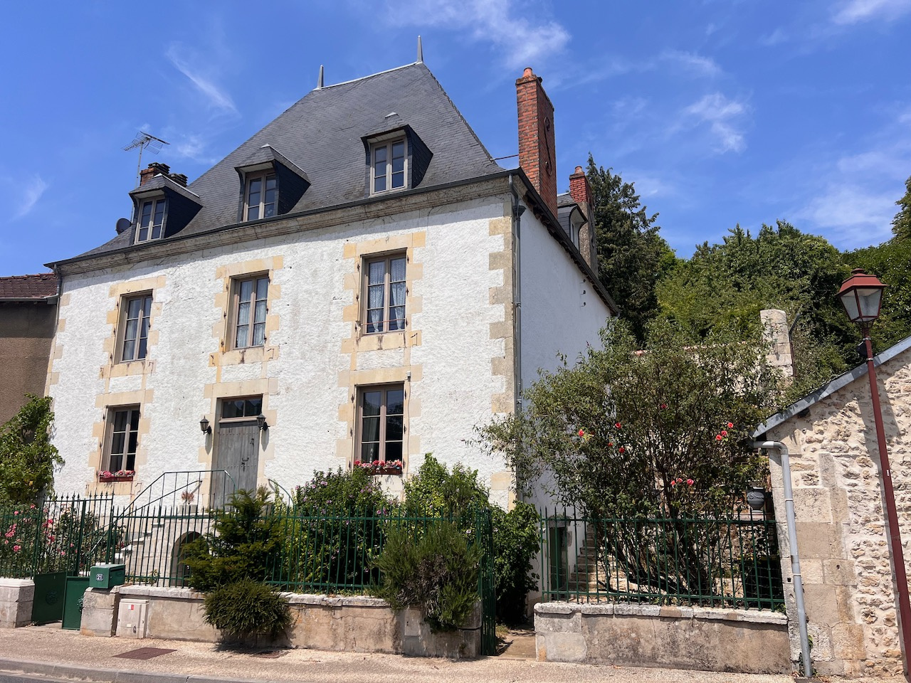 Maison de Maître rénovée de 5 chambres avec piscine et garag